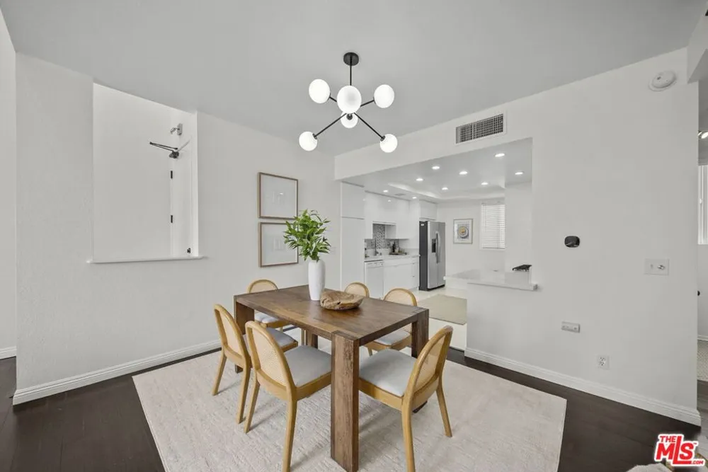 12515 Pacific Avenue #208 Los Angeles, CA 90066
