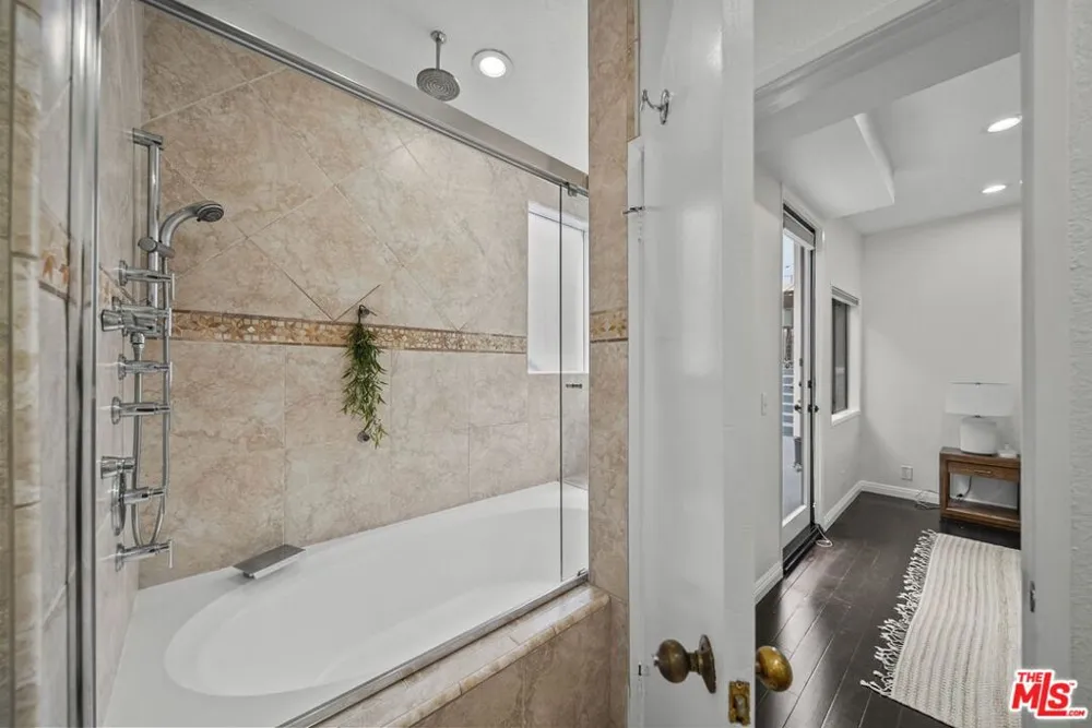 12515 Pacific Avenue #208 Los Angeles, CA 90066