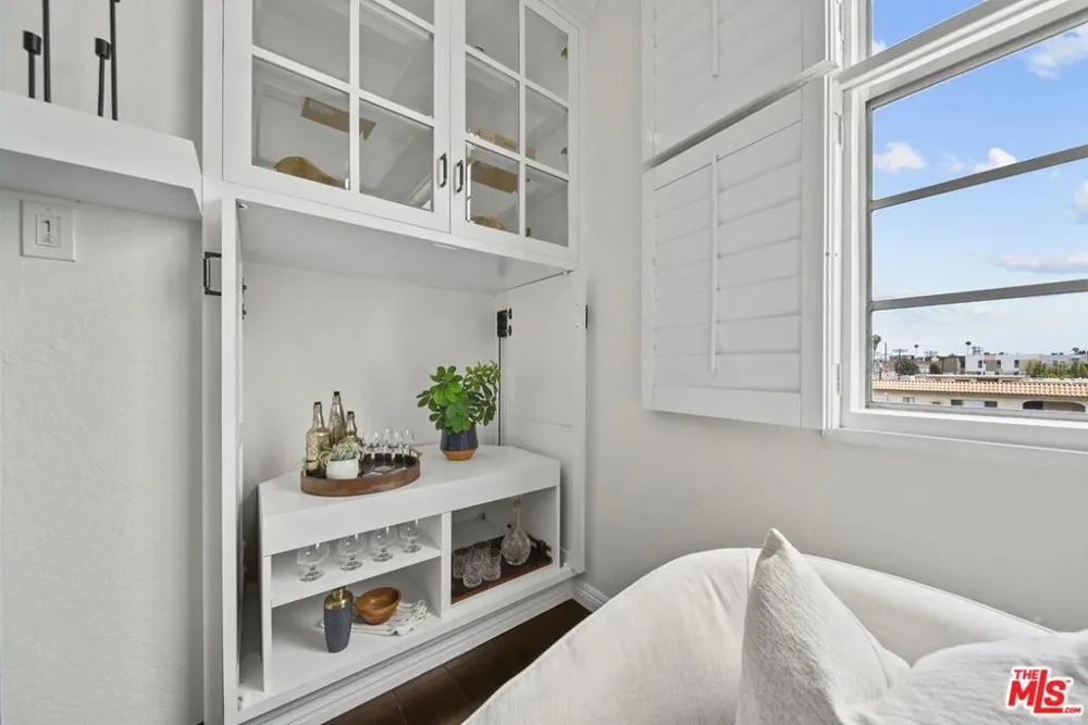 12515 Pacific Avenue #208 Los Angeles, CA 90066