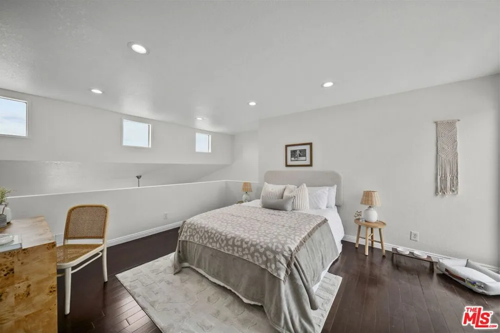 12515 Pacific Avenue #208 Los Angeles, CA 90066