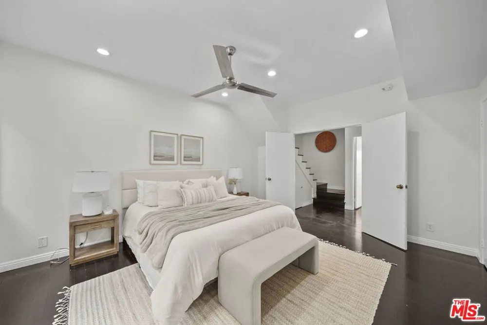 12515 Pacific Avenue #208 Los Angeles, CA 90066