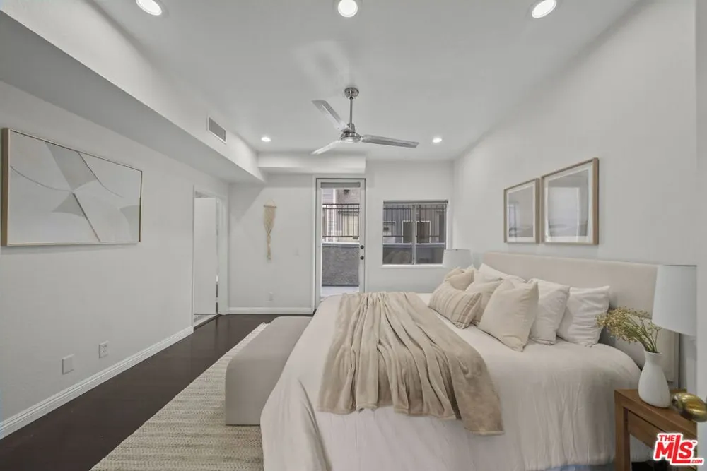 12515 Pacific Avenue #208 Los Angeles, CA 90066