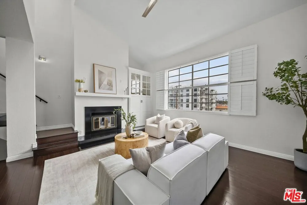 12515 Pacific Avenue #208 Los Angeles, CA 90066