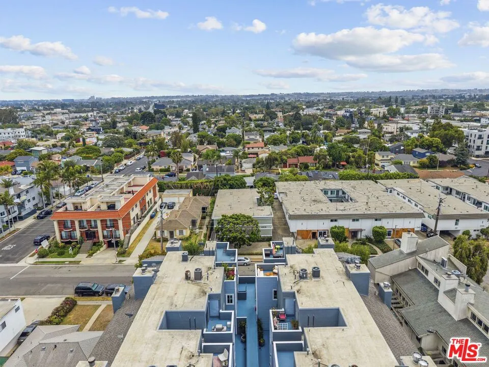 12515 Pacific Avenue #208 Los Angeles, CA 90066