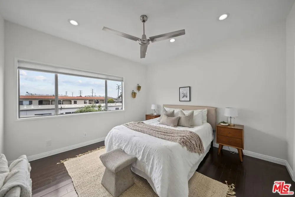 12515 Pacific Avenue #208 Los Angeles, CA 90066