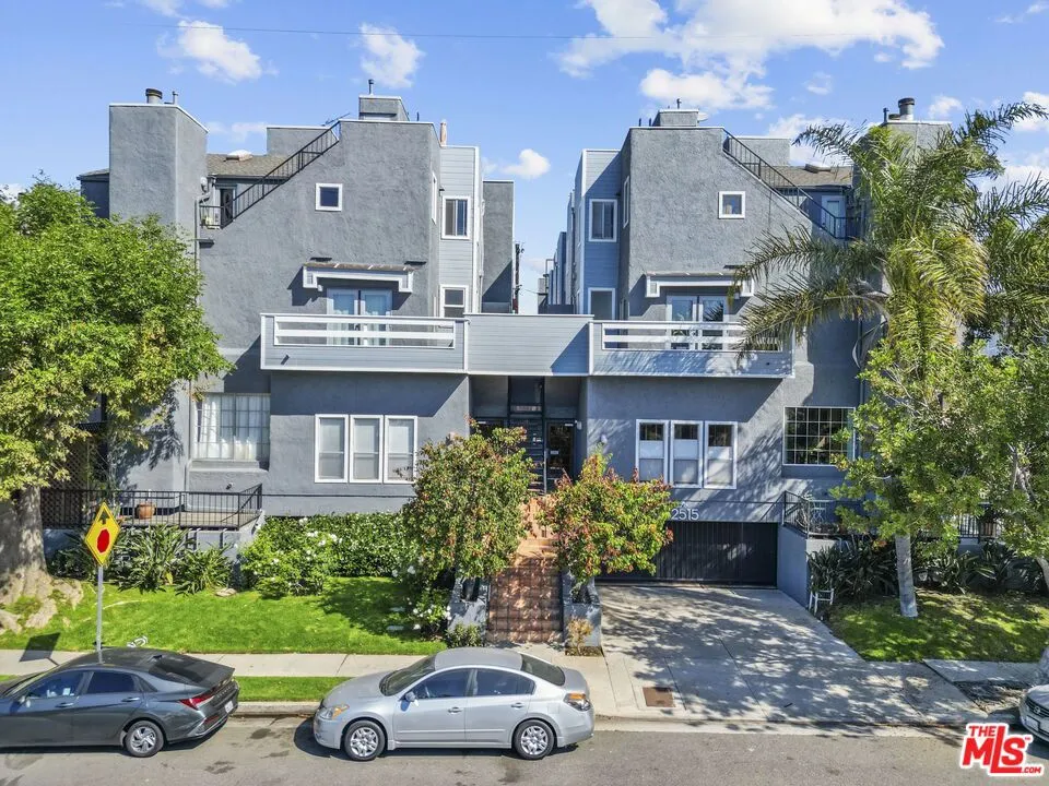 12515 Pacific Avenue #208 Los Angeles, CA 90066