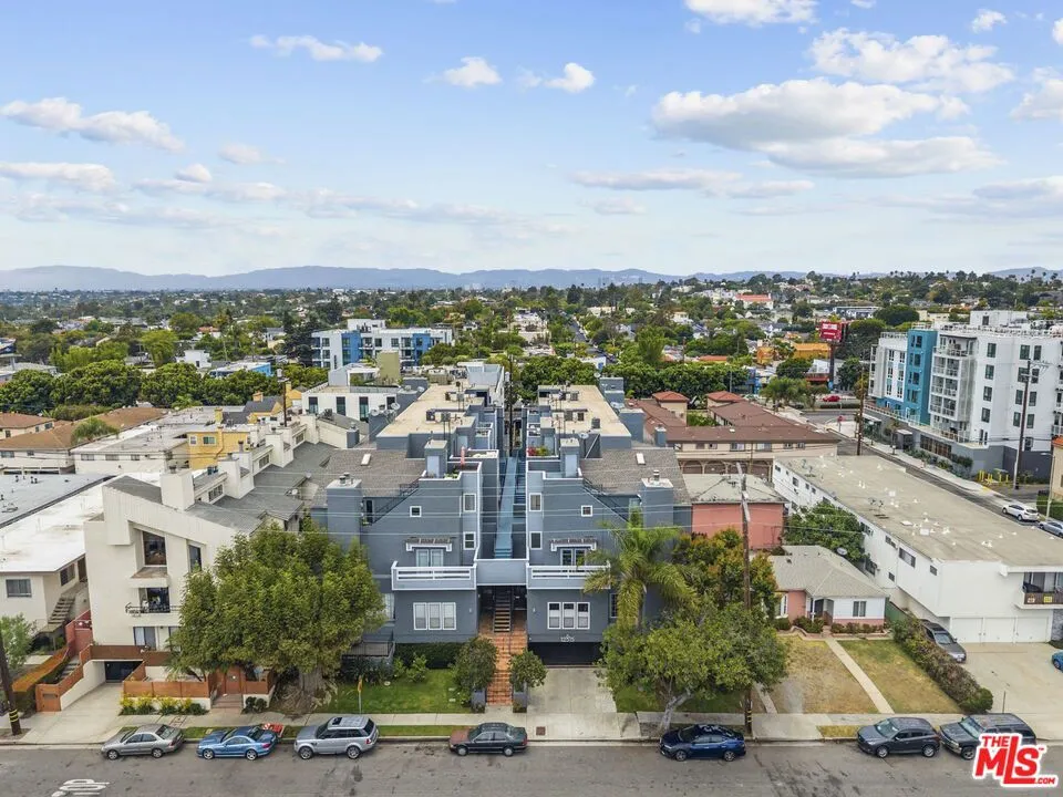 12515 Pacific Avenue #208 Los Angeles, CA 90066