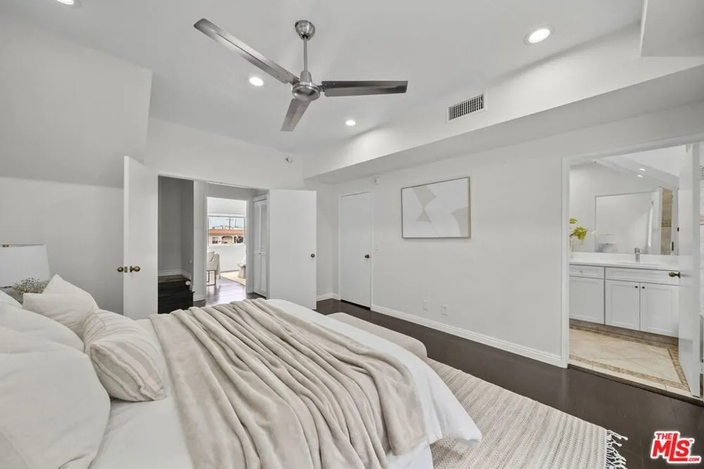 12515 Pacific Avenue #208 Los Angeles, CA 90066
