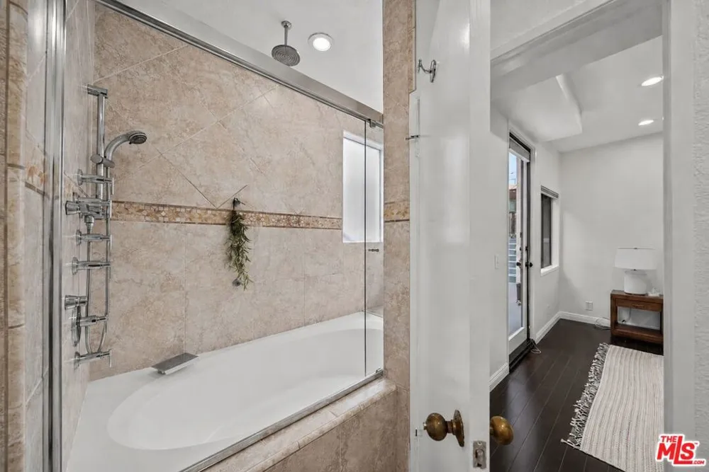 12515 Pacific Avenue #208 Los Angeles, CA 90066