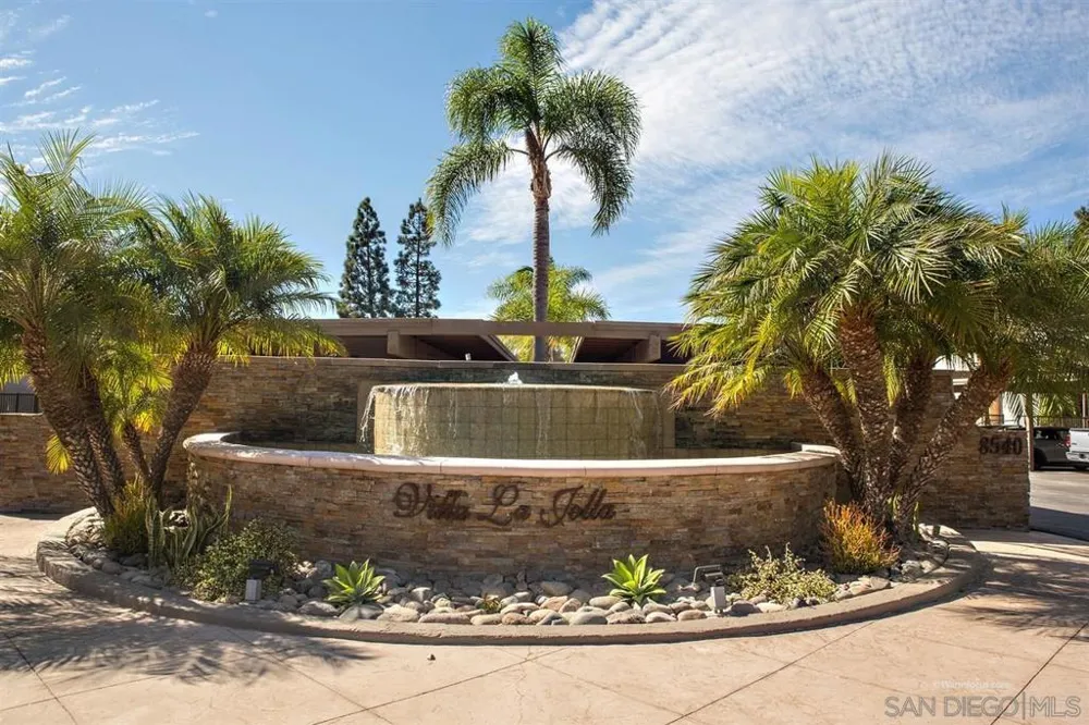 8570 Via Mallorca #E La Jolla, CA 92037