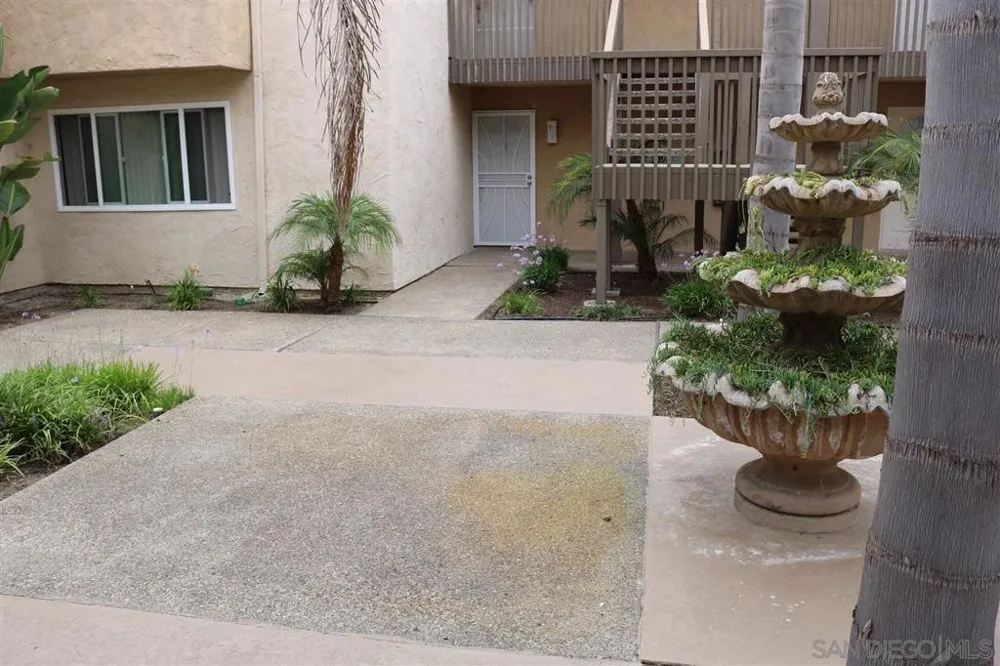 8570 Via Mallorca #E La Jolla, CA 92037