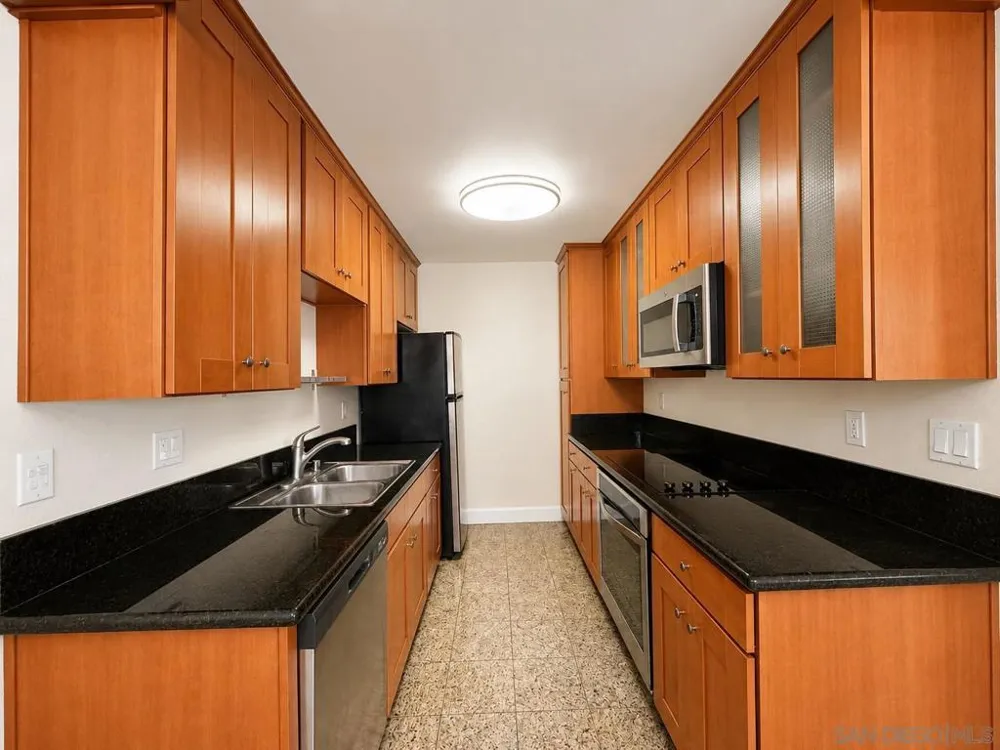 8570 Via Mallorca #E La Jolla, CA 92037