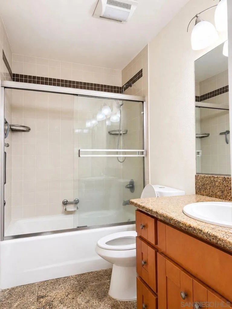 8570 Via Mallorca #E La Jolla, CA 92037