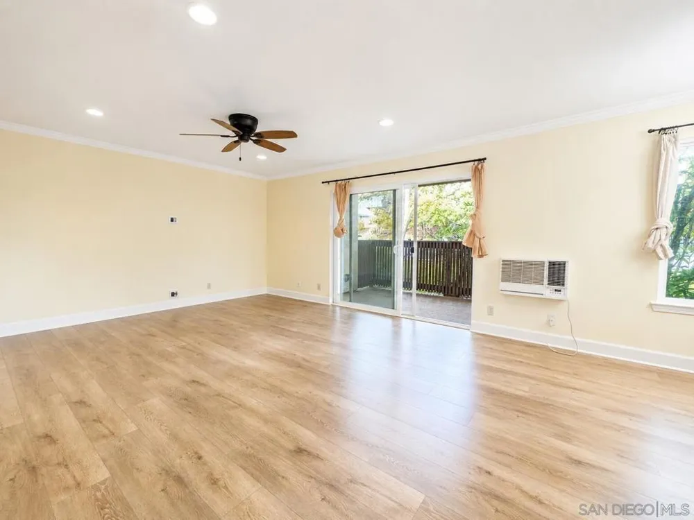 8570 Via Mallorca #E La Jolla, CA 92037