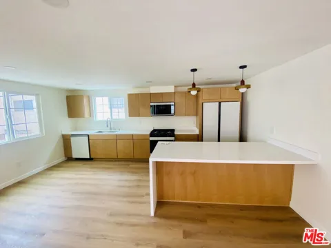 1000 S Sherbourne Drive #1010