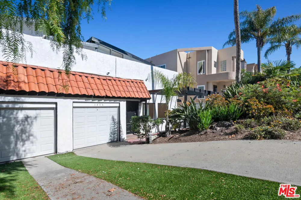 1315 17th Street Manhattan Beach, CA 90266