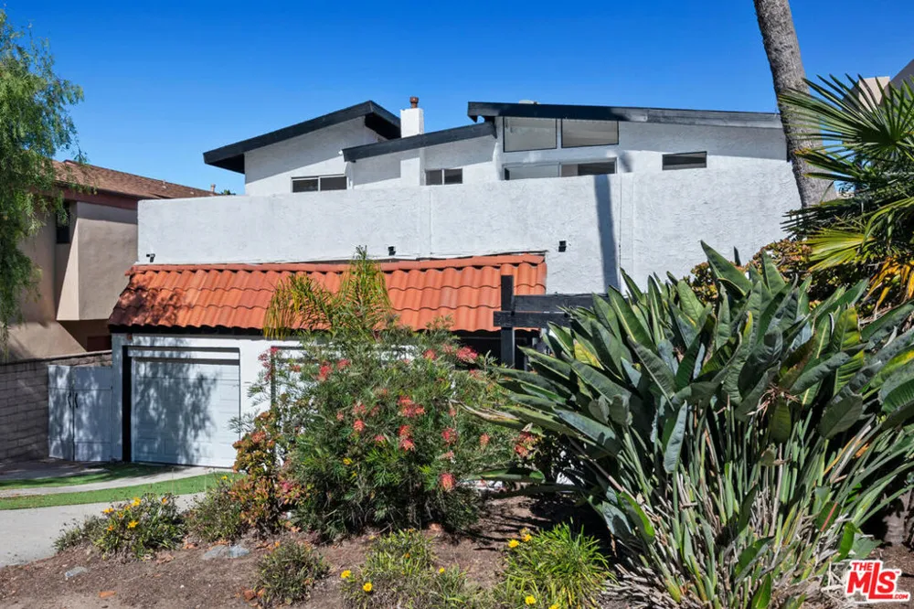1315 17th Street Manhattan Beach, CA 90266