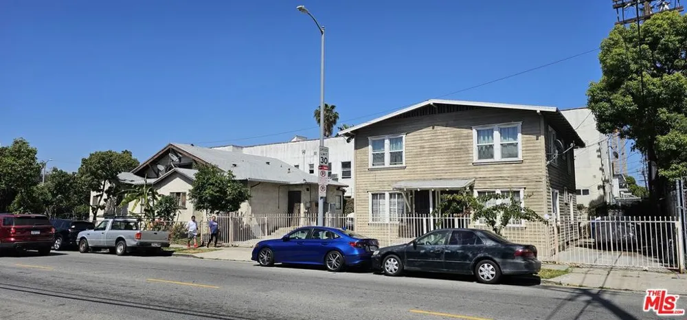 1120 Van Ness Avenue Los Angeles, CA 90038