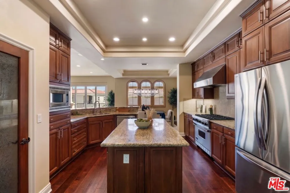 23963 De Ville Way Malibu, CA 90265