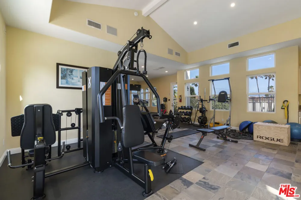 23963 De Ville Way Malibu, CA 90265