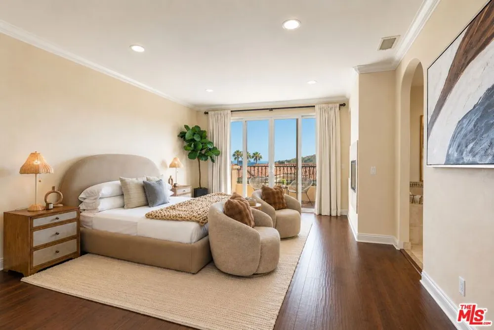 23963 De Ville Way Malibu, CA 90265