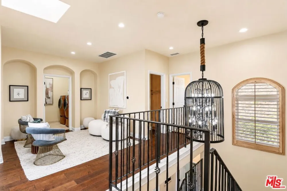 23963 De Ville Way Malibu, CA 90265