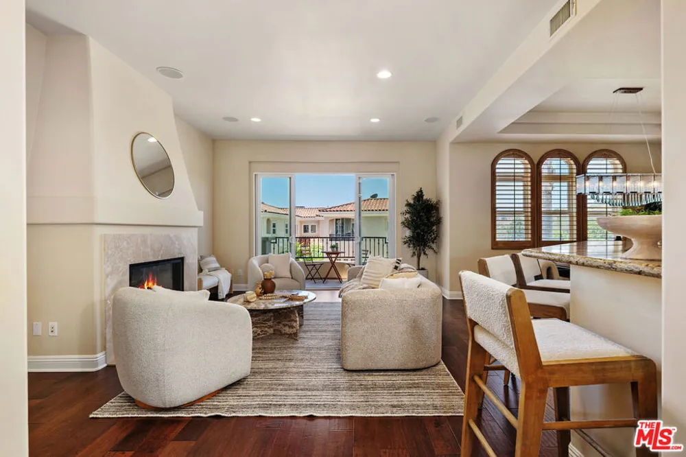 23963 De Ville Way Malibu, CA 90265