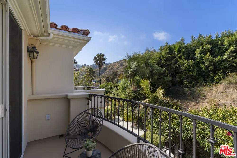 23963 De Ville Way Malibu, CA 90265