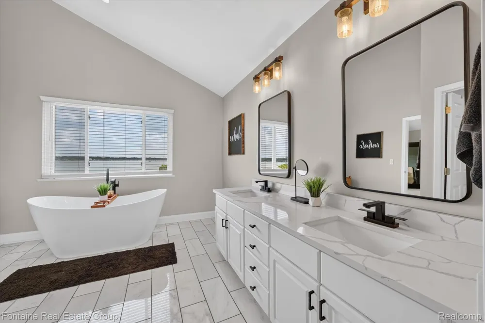 240 Rosebud Court Walled Lake City, MI 48390
