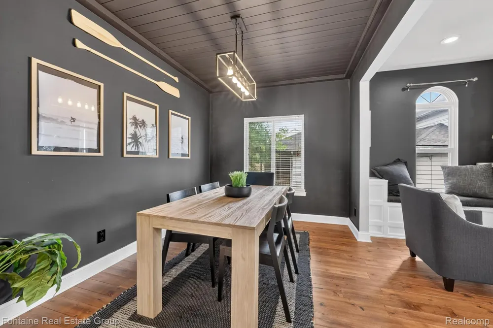240 Rosebud Court Walled Lake City, MI 48390