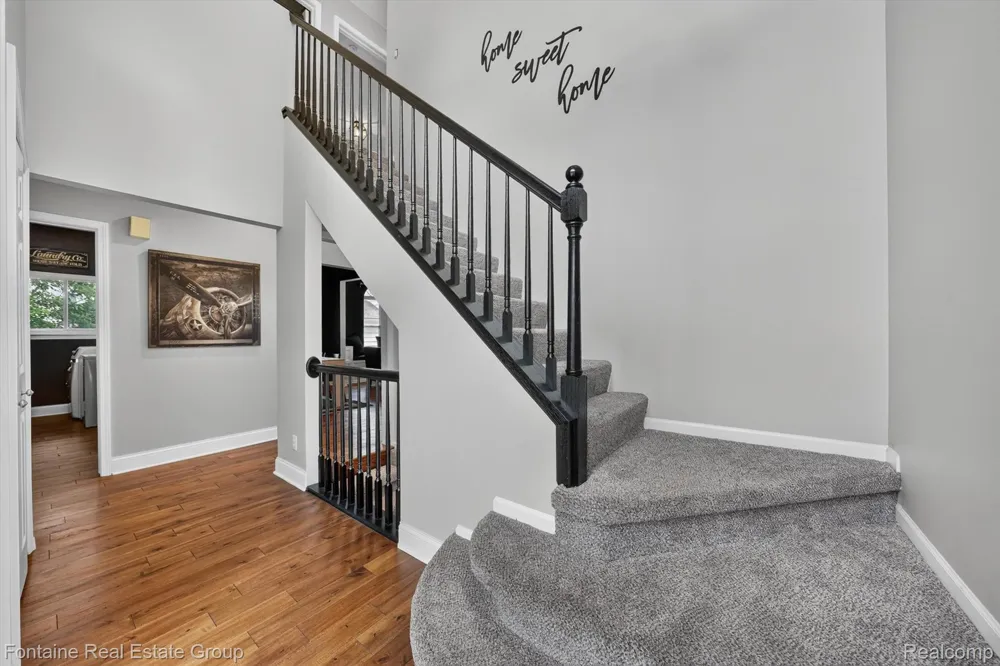 240 Rosebud Court Walled Lake City, MI 48390