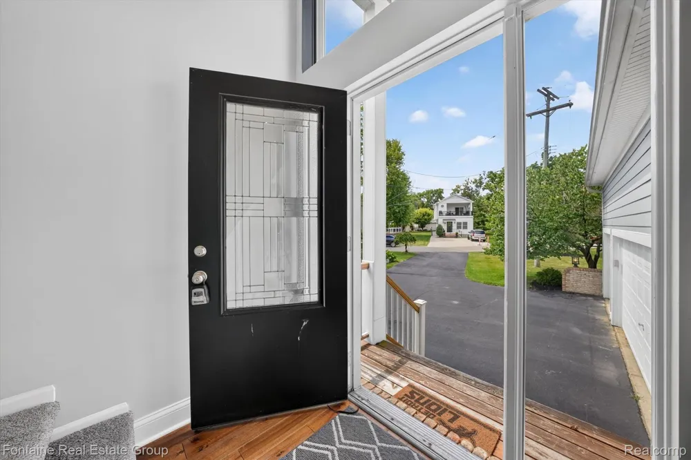 240 Rosebud Court Walled Lake City, MI 48390