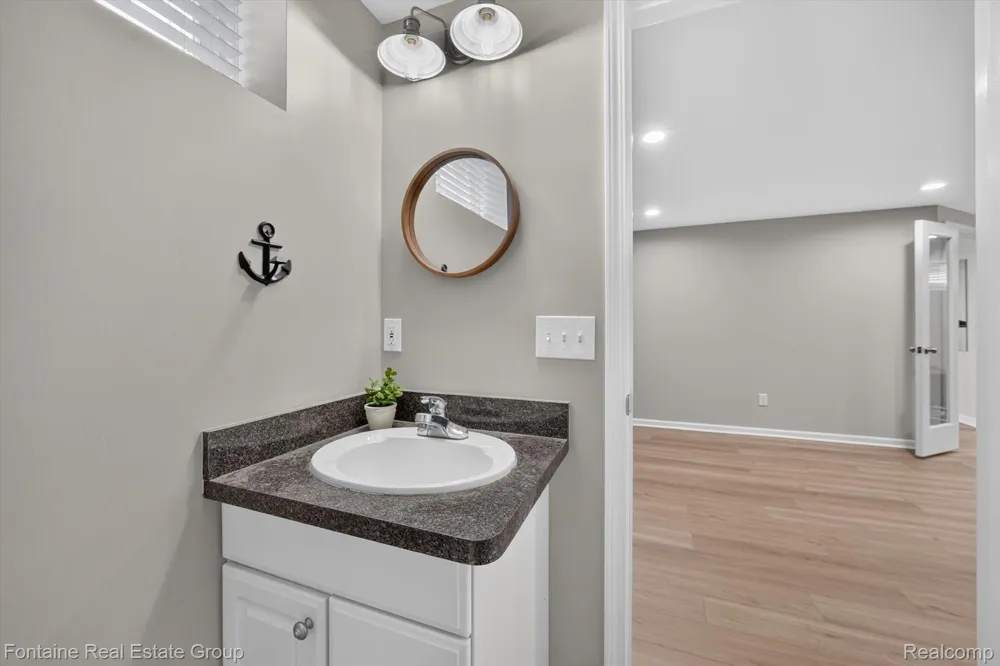 240 Rosebud Court Walled Lake City, MI 48390