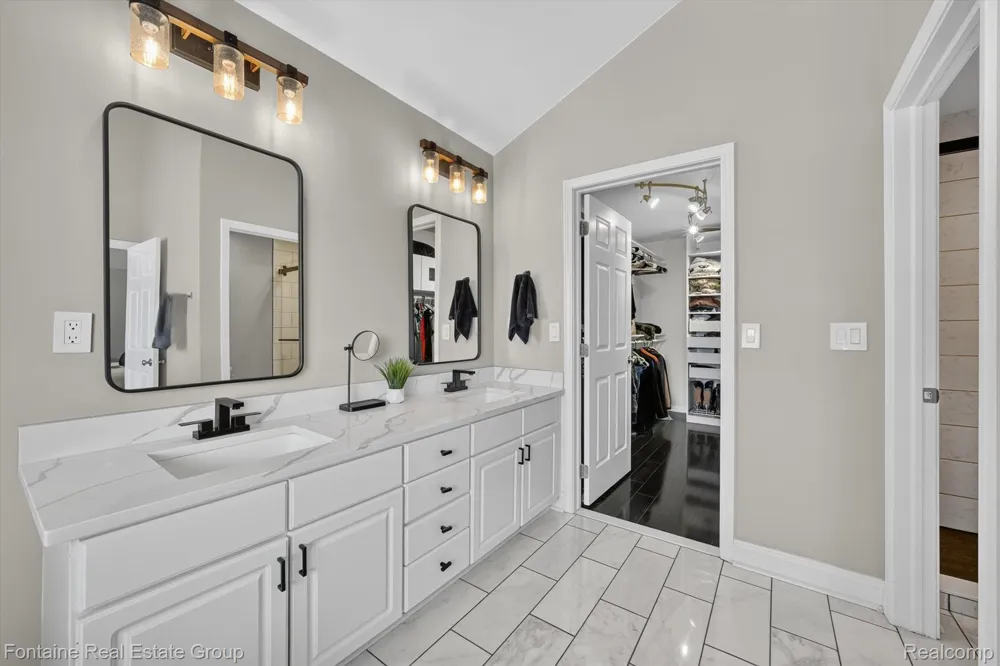 240 Rosebud Court Walled Lake City, MI 48390
