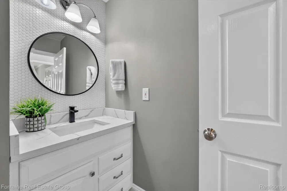 240 Rosebud Court Walled Lake City, MI 48390