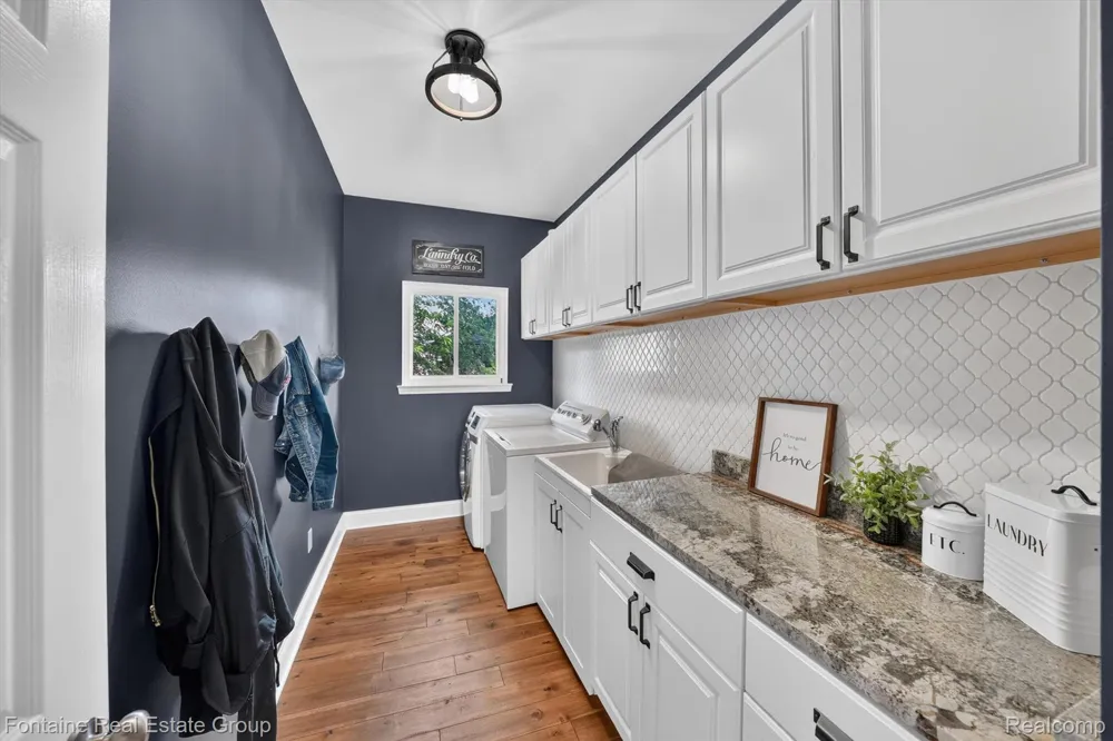 240 Rosebud Court Walled Lake City, MI 48390