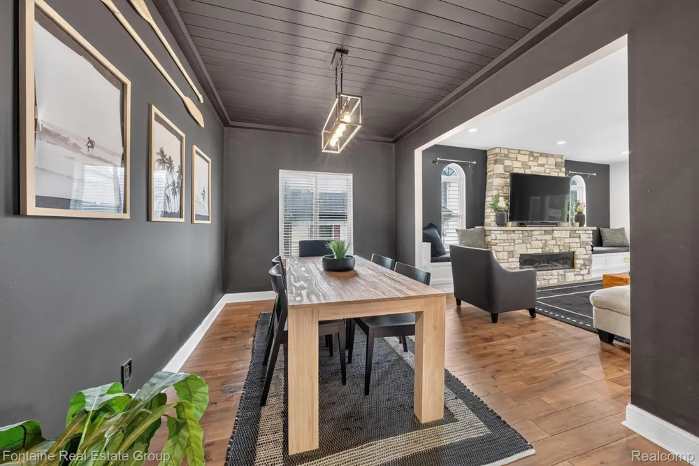 240 Rosebud Court Walled Lake City, MI 48390