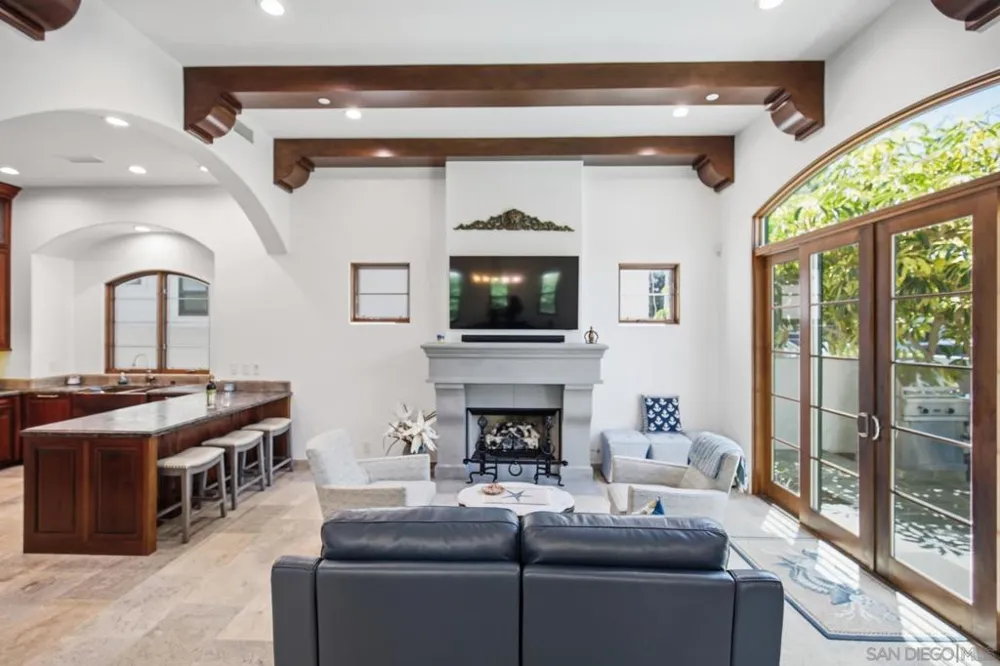 935 F Ave Coronado, CA 92118