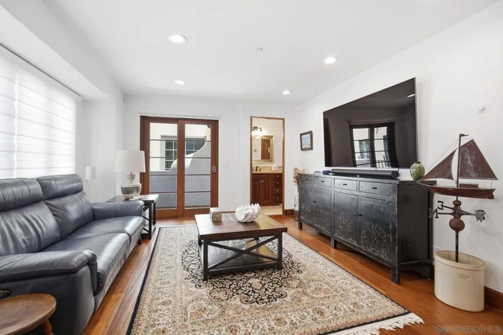 935 F Ave Coronado, CA 92118