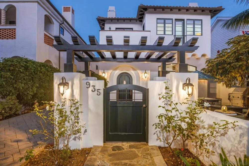 935 F Ave Coronado, CA 92118