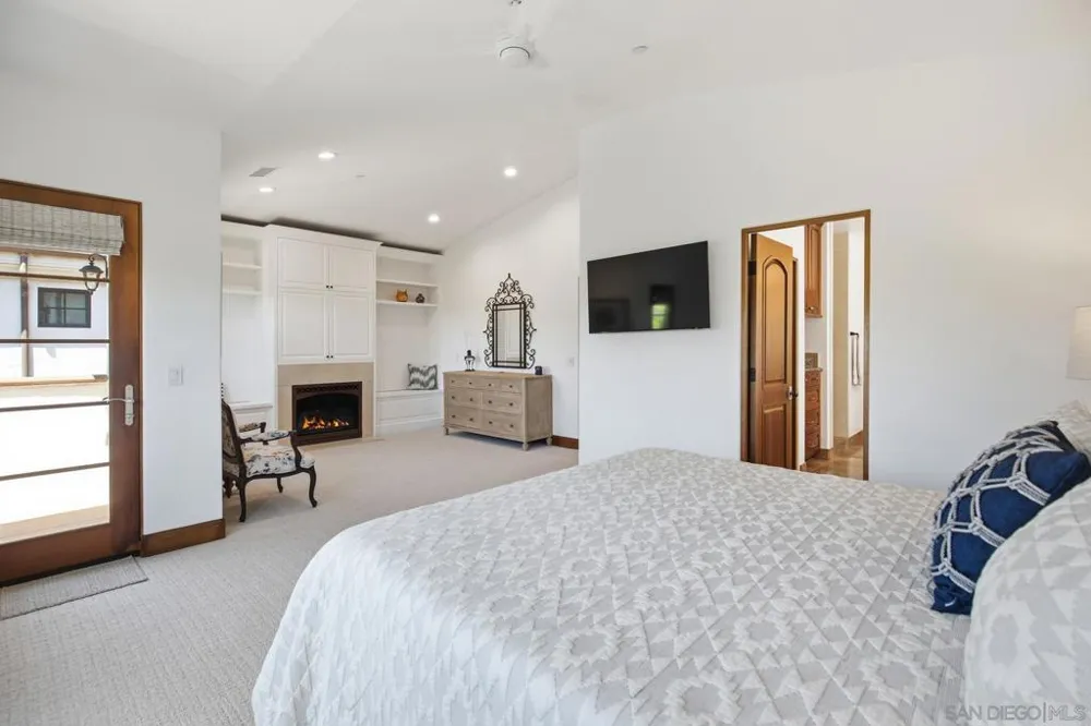 935 F Ave Coronado, CA 92118