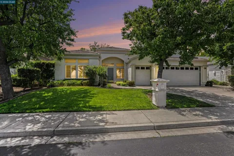 143 Honeygold Ln