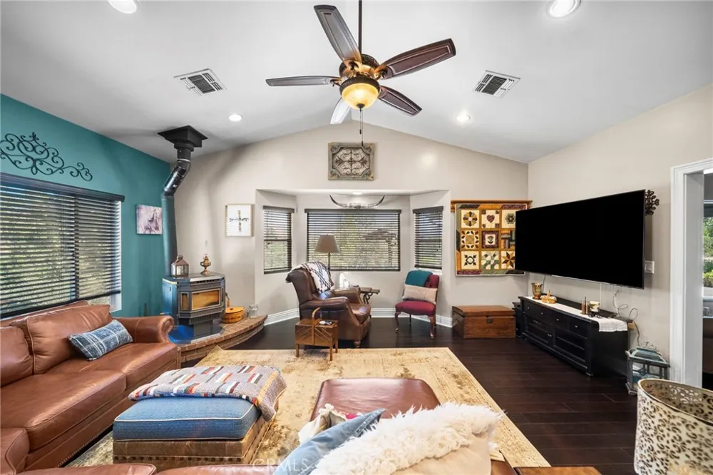 32935 Canyon Quail Trail Agua Dulce, CA 91390
