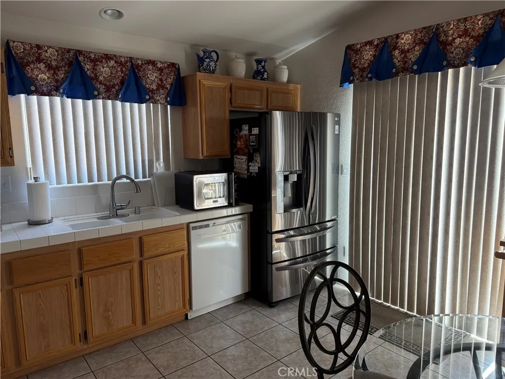 14758 Sandstone Adelanto, CA 92301