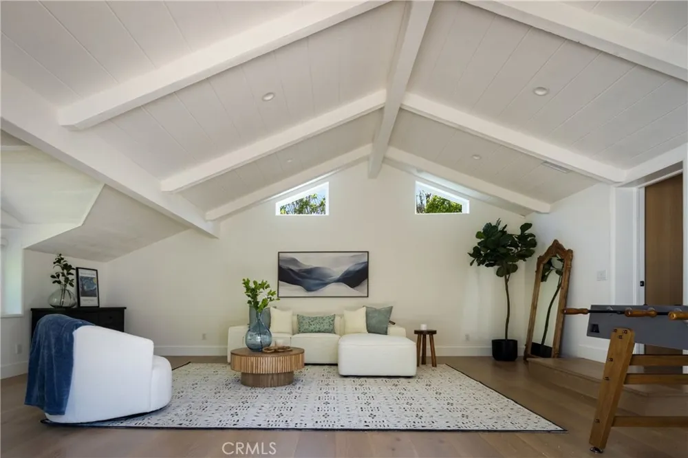 225 Notteargenta Road Pacific Palisades, CA 90272