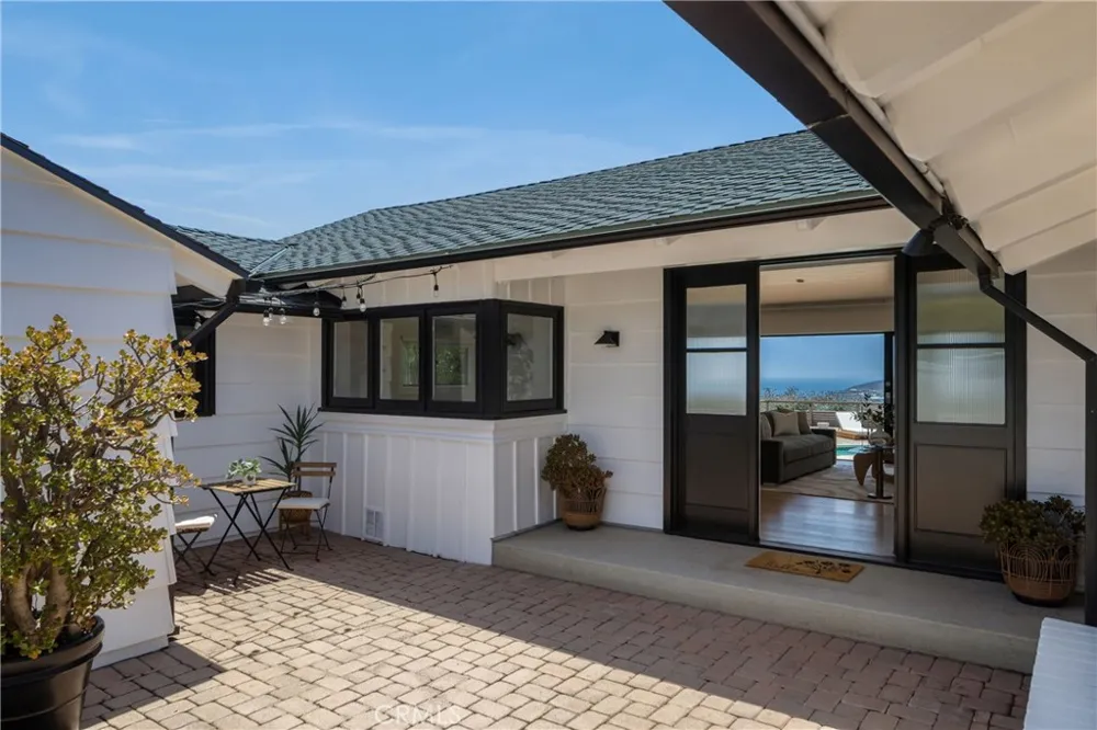 225 Notteargenta Road Pacific Palisades, CA 90272