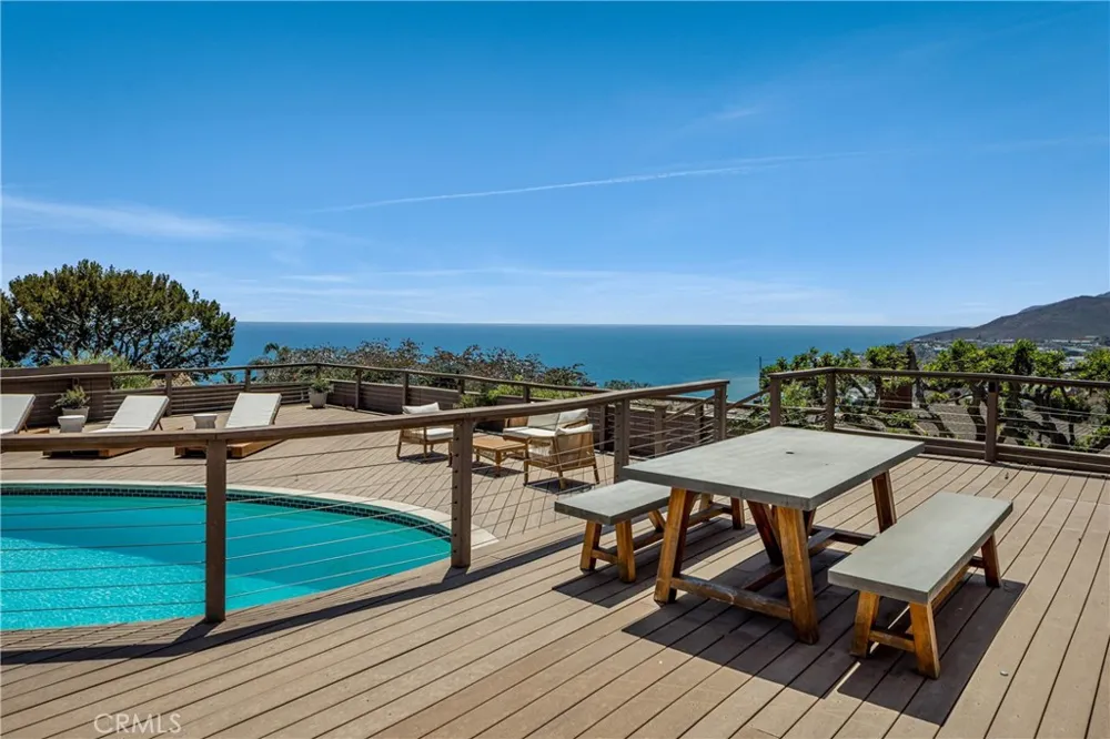 225 Notteargenta Road Pacific Palisades, CA 90272