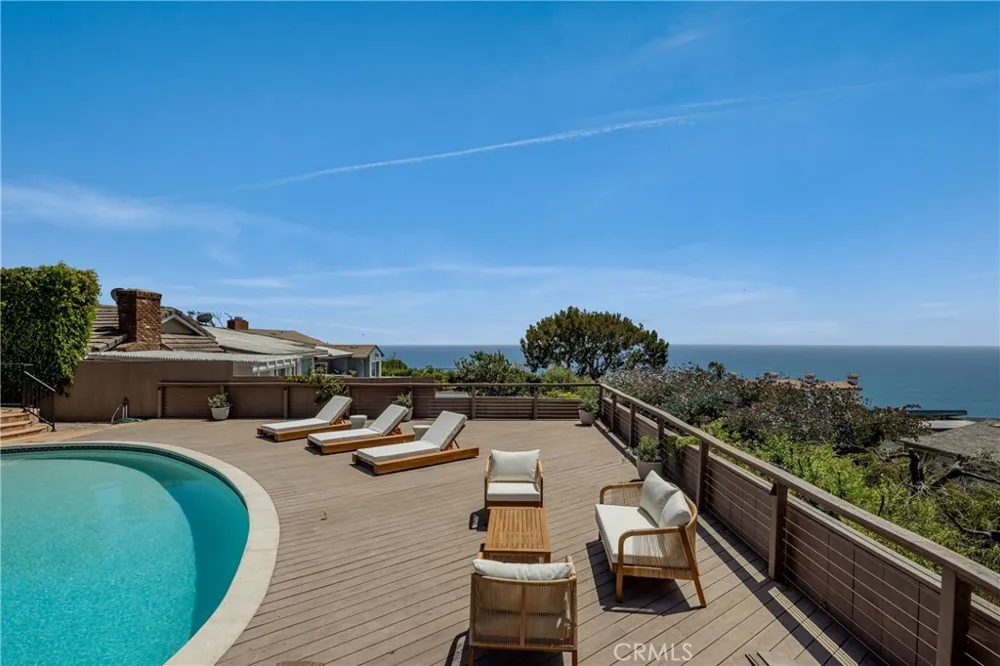 225 Notteargenta Road Pacific Palisades, CA 90272