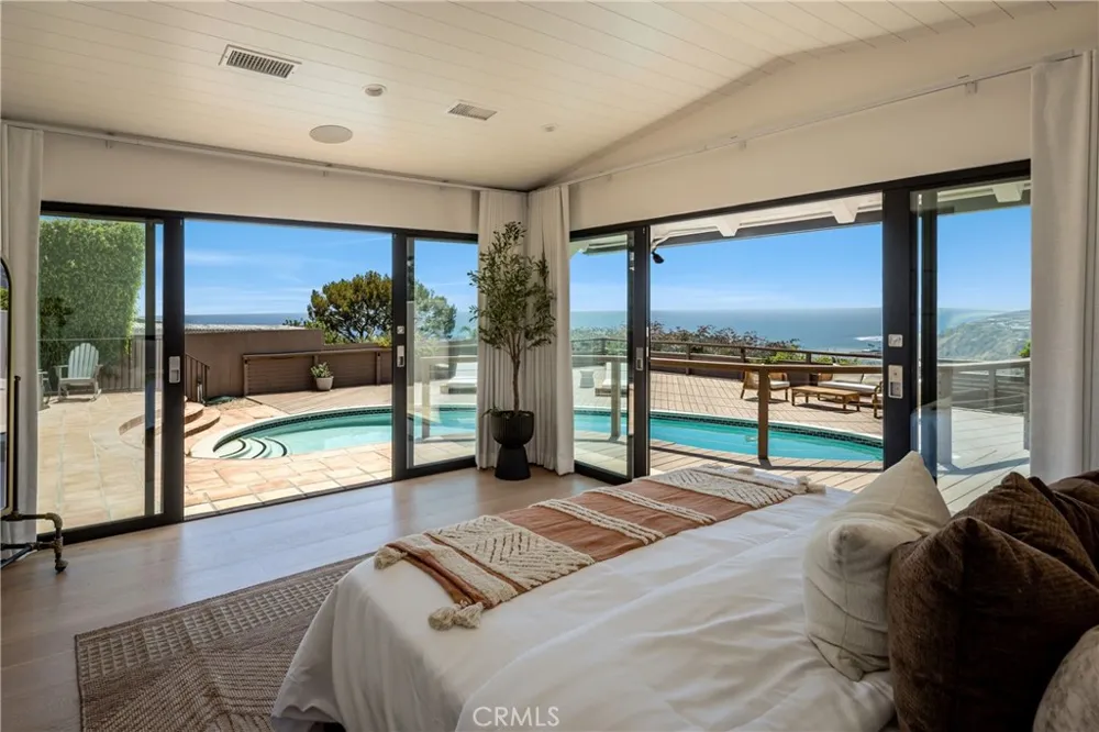 225 Notteargenta Road Pacific Palisades, CA 90272