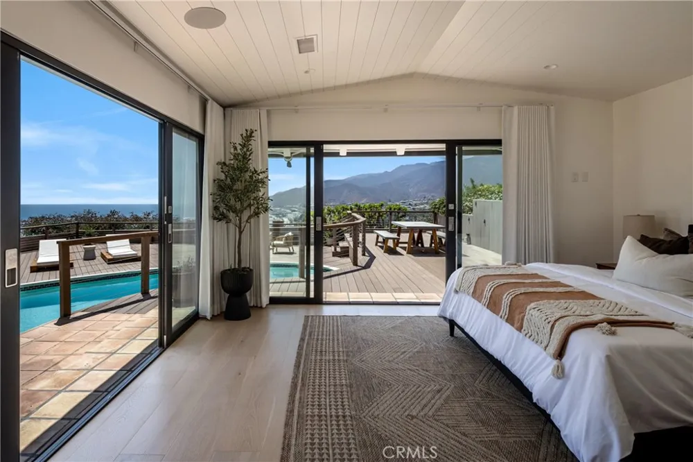 225 Notteargenta Road Pacific Palisades, CA 90272